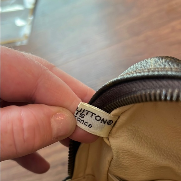 Louis Vuitton L Monogram Cosmetic Pouch - WITH Certificate of Authenticity - Picture 11 of 14